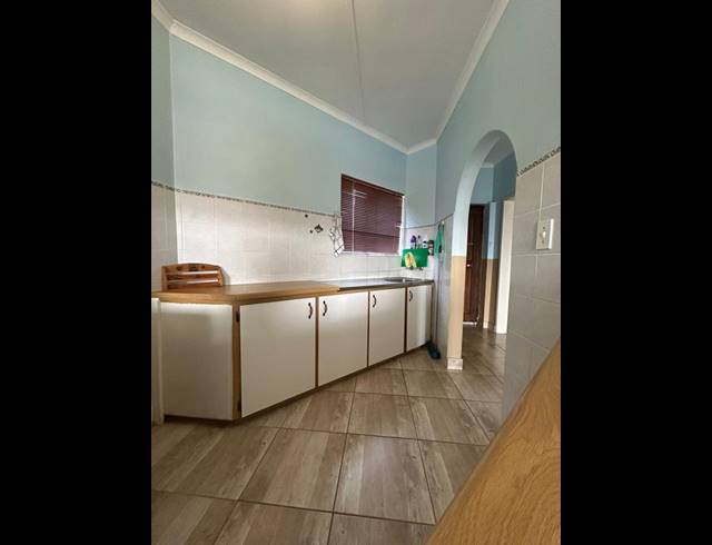 2 BEDROOM PROPERTY TO RENT IN MANABA BEACH